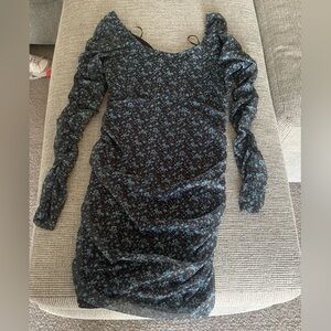 Hollister mini dress dark with flowers. The dress is moght to be super fitted